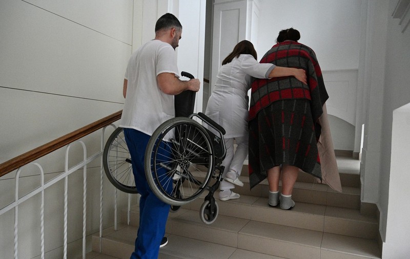 Unul dintre cele mai mari spitale din Ucraina a fost la un pas să-i evacueze pe pacienții care făceau dializă, după ce atacurile rușilor au tăiat alimentarea cu apă