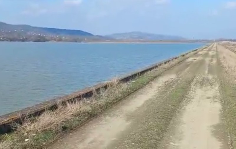 Trupul unui bărbat din Curtea de Argeş, luat de ape în luna ianuarie, a fost găsit în apropiere de barajul Zigoneni