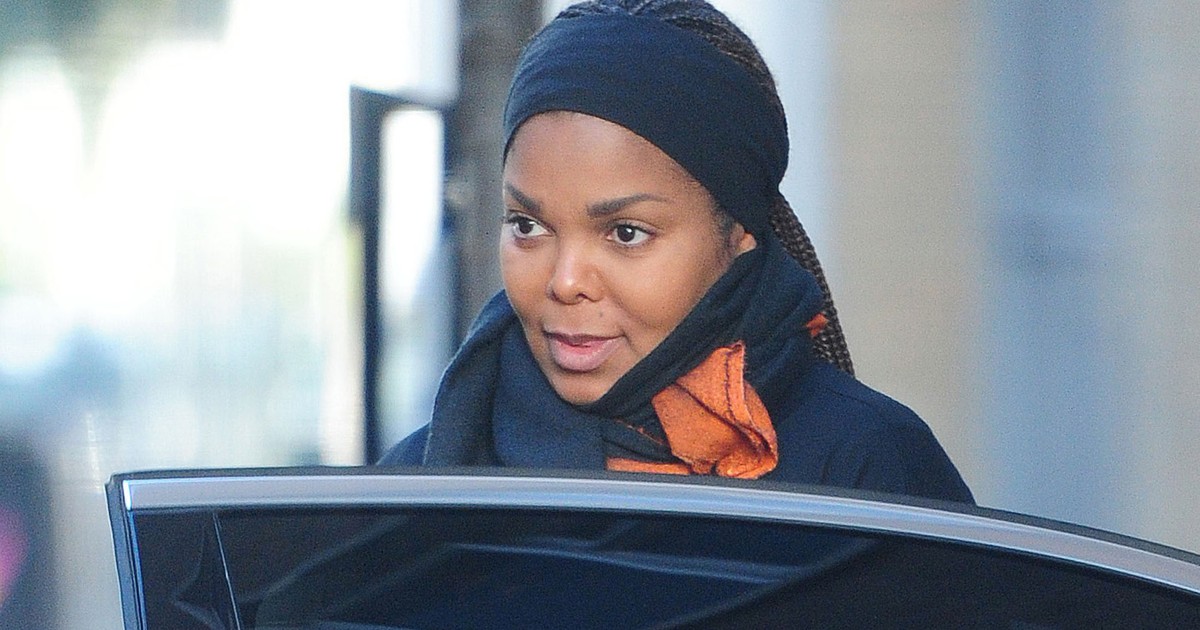 Janet Jackson se urcă în mașină