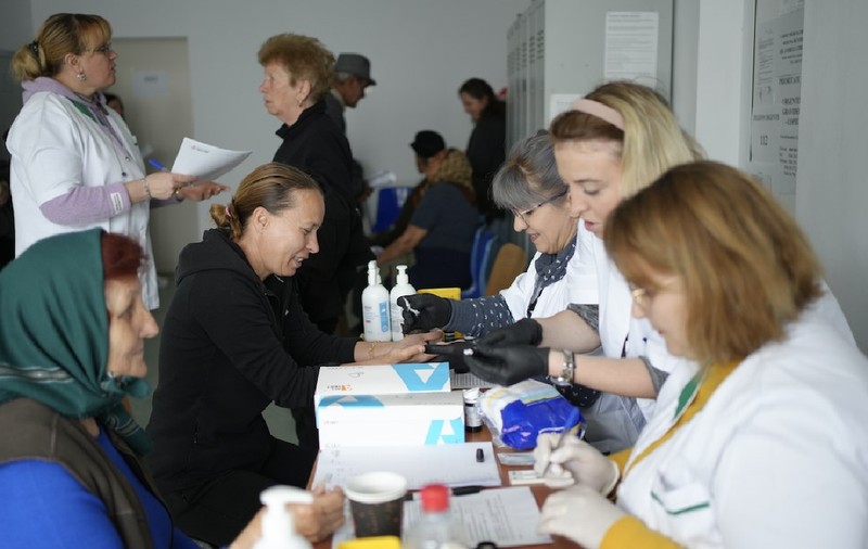 Teste gratuite pentru boli cardiovasculare, diabet și obezitate în șașe județe din România: „Sănătatea vine la tine”