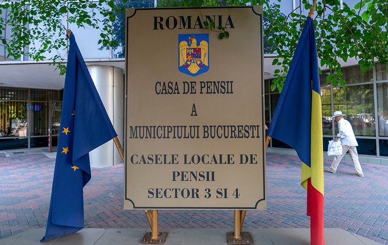 Dimineața în care viața ta încape într-un dosar plin de hârtii ștampilate