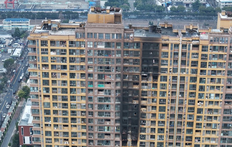 Incendiu într-o clădire rezidențială din China. Cel puțin 15 persoane au murit