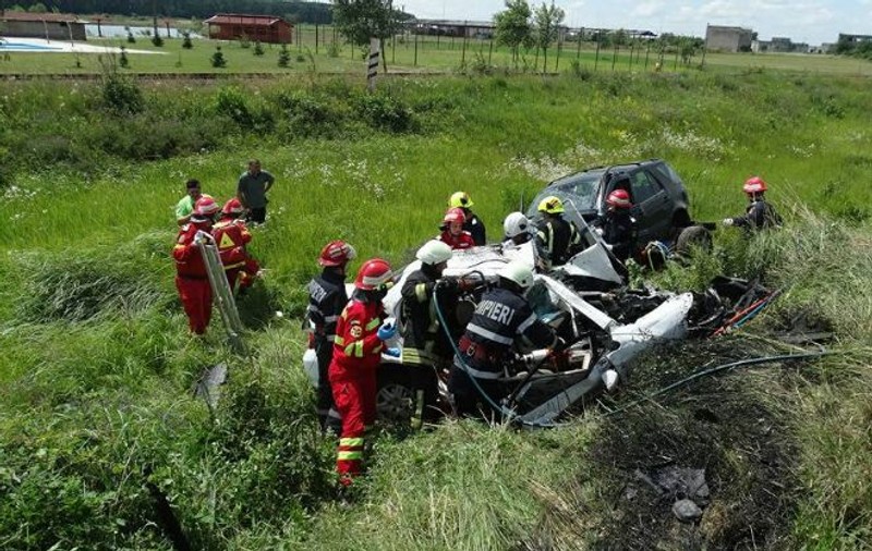 FOTO/ Două surori și copiii lor au murit într-un accident în Satu Mare. Una din victime avea numai 5 ani