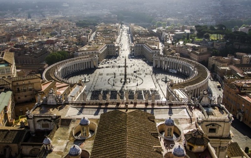 Preot acuzat de abuz sexual. Vaticanul a anunţat sâmbătă că a deschis o anchetă