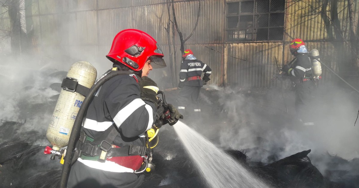 Incendiu la un depozit de anvelope din Măgurele