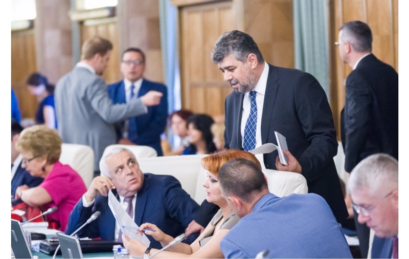 Premierul Tudose, ironie la adresa ministrului Daea: După ce a terminat tot ce se putea cu oaia, a ajuns la ambalaj