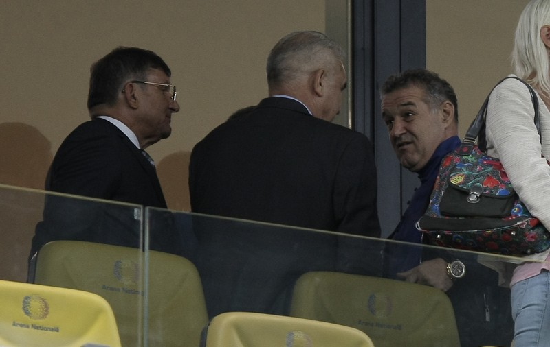 Gigi Becali nu mai crede într-o minune: “Lăsați-mă în pace cu calificarea voastră!” Va tăia salariile jucătorilor și e dispus să vândă Steaua!