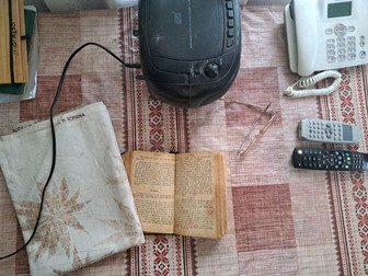 Radioul, cartea de rugăciuni și telefonul. Obiectele esențiale pentru Lidia Lehene