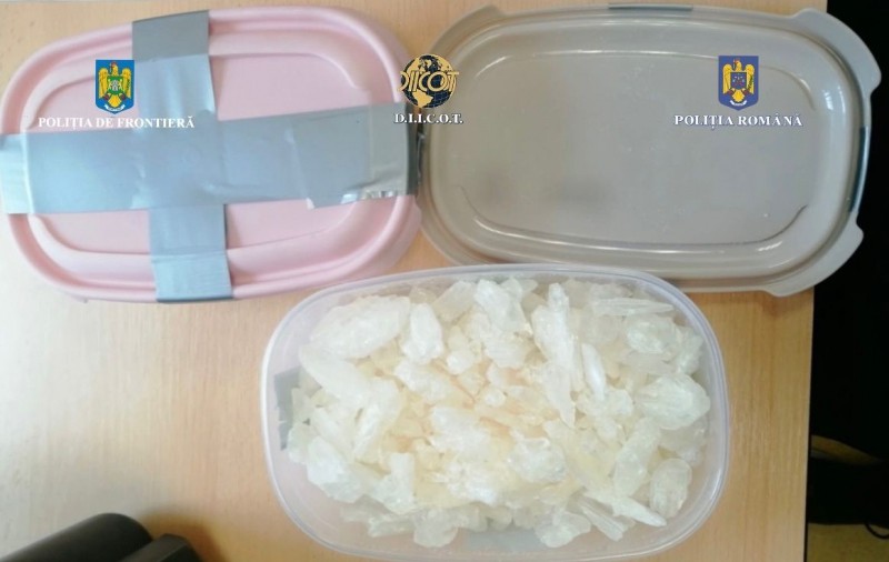 Șofer bulgar, prins cu 40 de kilograme de metamfetamină la intrarea în România. Cât valorează drogurile confiscate