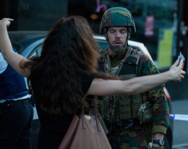 Tentativă de atentat la Gara Centrală din Bruxelles | Un bărbat a fost împușcat, după ce a detonat o centură explozivă