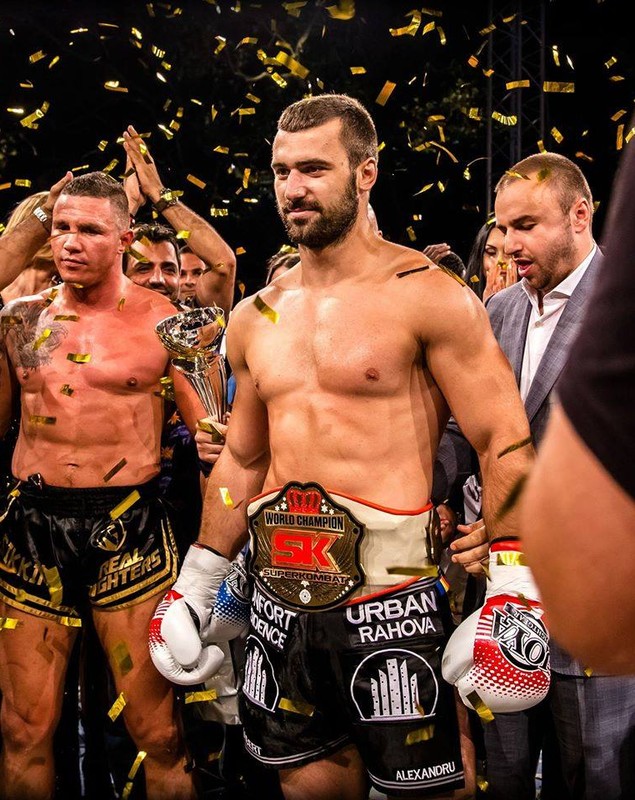 Campionul mondial Superkombat Andrei Stoica: ^“Ultima bătaie de care îmi amintesc am primit-o de la mama” / GALERIE FOTO