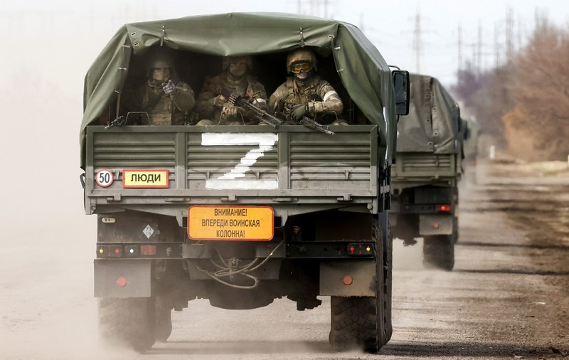 Groapă comună plină cu militari ruși morți, descoperită lângă Harkov: „Mitul că rușii nu-i lasă în urmă pe ai lor e distrus”