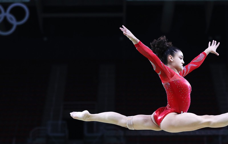 Gimnasta Laurie Hernandez a câştigat concursul "Dancing with the Stars"