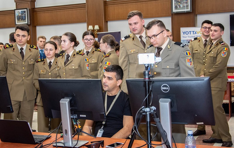Firma unui liberal care deține restaurantul în care Iohannis a sărbătorit victoria prezidențială din 2014, contract de milioane de lei cu Academia Militară de la Sibiu