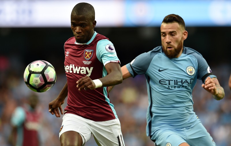Fotbalistul Enner Valencia, luat în primire de polițiști pentru că nu a plătit penisa alimentară! VIDEO