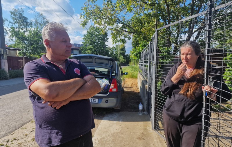 Cum văd oamenii de pe strada Viselor din Gulia, Dâmbovița, duelul dintre Nicușor Dan și George Simion: „Speranța ar fi să iasă președinte și să dea țara peste cap!” I VIDEO