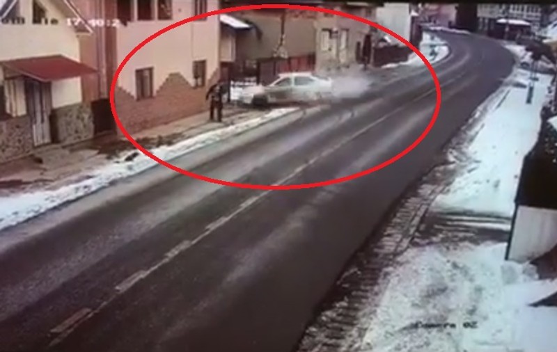 VIDEO | Pieton ucis într-un accident în Maramureș. A fost spulberat de o mașină scăpată de sub control