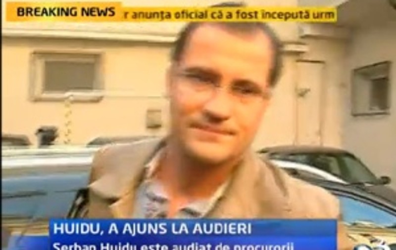 Foto | Aşa arată tristeţea! Şerban Huidu a încercat să schiţeze un zâmbet amar
