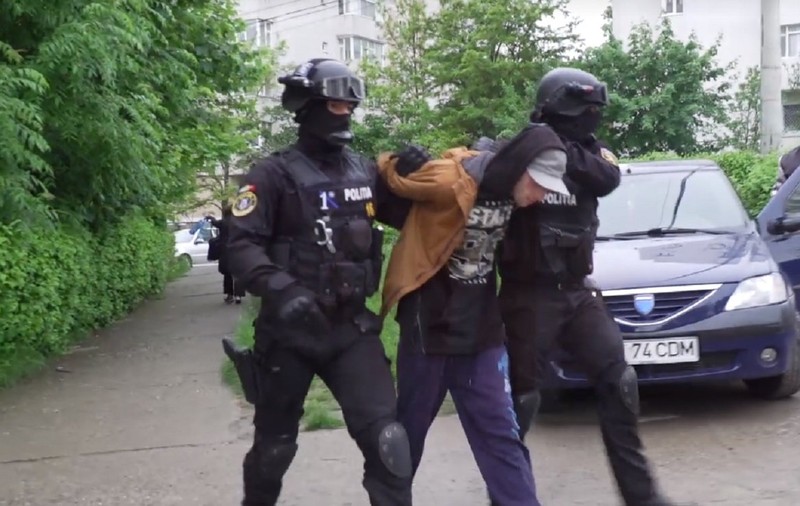 Fenomenul „legalelor”. Povestea tânărului care se droga de la 12 ani și a ucis doi oameni pentru etnobotanice
