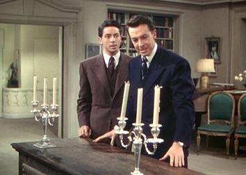 Phillip (Farley Granger) și Brandon (John Dall) au un secret macabru / Foto: Warner Bros. Pictures
