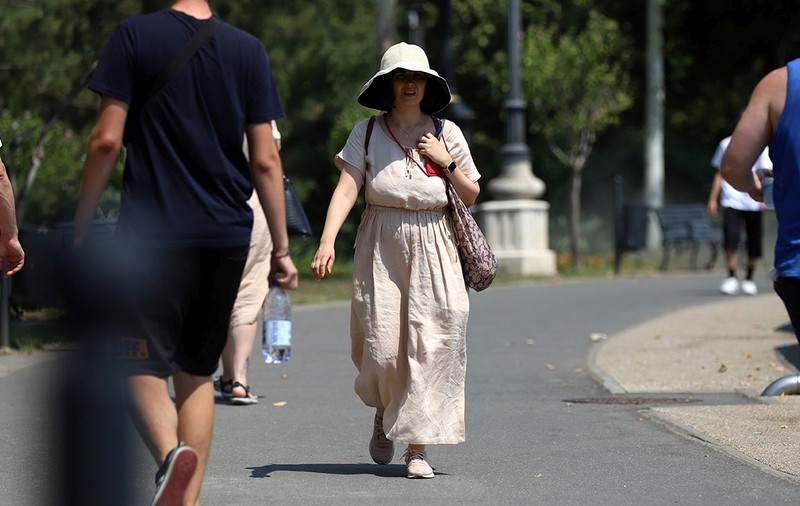 Cod galben de caniculă, prelungit. Harta zonelor vizate. Cum va fi vremea în Bucureşti