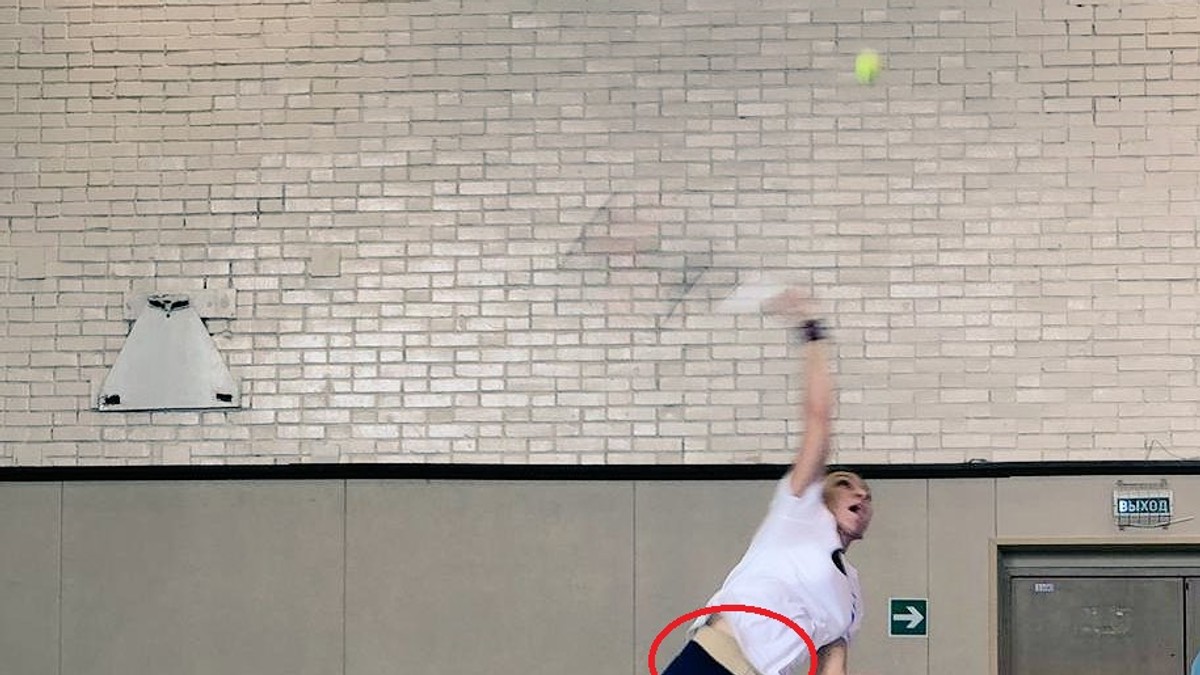 Simona Halep s-a antrenat, la Moscova, cu un corset special pentru ameliorarea durerilor de spate