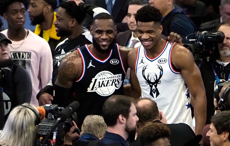 VIDEO / Seara cifrelor mari în NBA. La All-Star Game, Team LeBron a stabilit un nou record de aruncări de 3 puncte