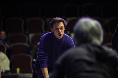 Vlad Logigan: „De repetat, nu poţi repeta singur. Actoria se face în echipă”