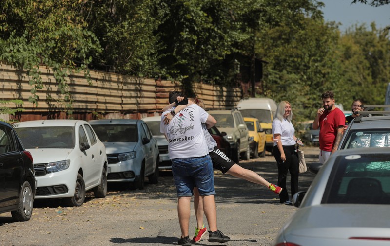 REPORTAJ. Elevi după bacalaureatul la română, a doua sesiune: „Mai sunt oameni și fără Bac care câștigă sute de mii de euro”