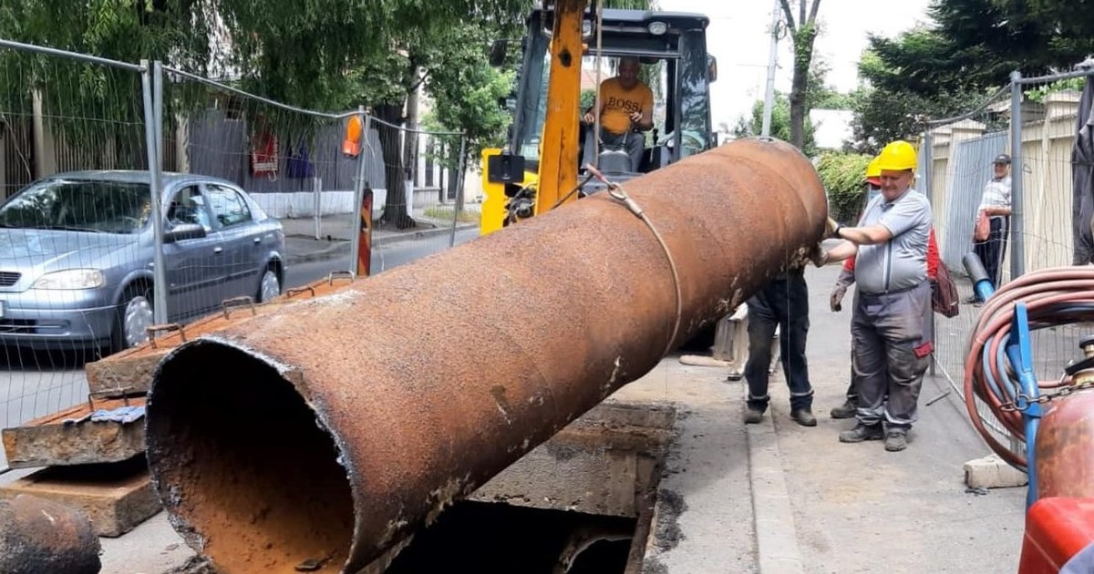 Conductele de apă caldă din București au peste 50 de ani vechime