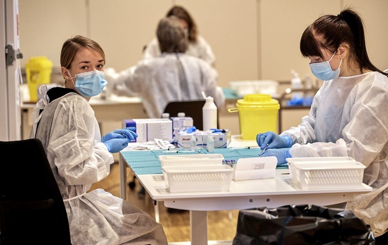 În Danemarca, pandemia scade în intensitate, dar cercetătorii anticipează pericolul variantei britanice a COVID: „Este calmul dinaintea furtunii”