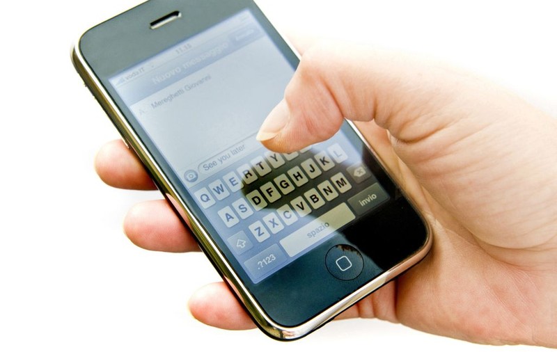 Cuba cenzurează SMS-urile care conțin cuvintele „democrație” și „drepturile omului”