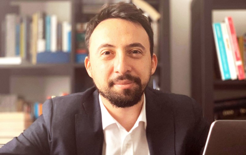 Proteste în cazul șefului din SRI care a predat la Facultatea de Jurnalism: studenții ies în stradă și un cunoscut profesor a anunțat că nu va mai ține cursuri acolo