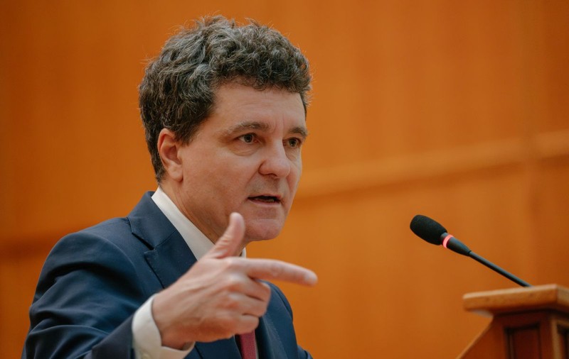 Nicușor Dan anunță că noul premier va fi desemnat „zilele următoare”: „E momentul să tranșăm problema”
