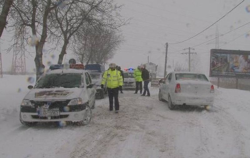 SITUAŢIA DRUMURILOR ÎN ROMÂNIA! Un tronson din A2 şi 15 drumuri închise!