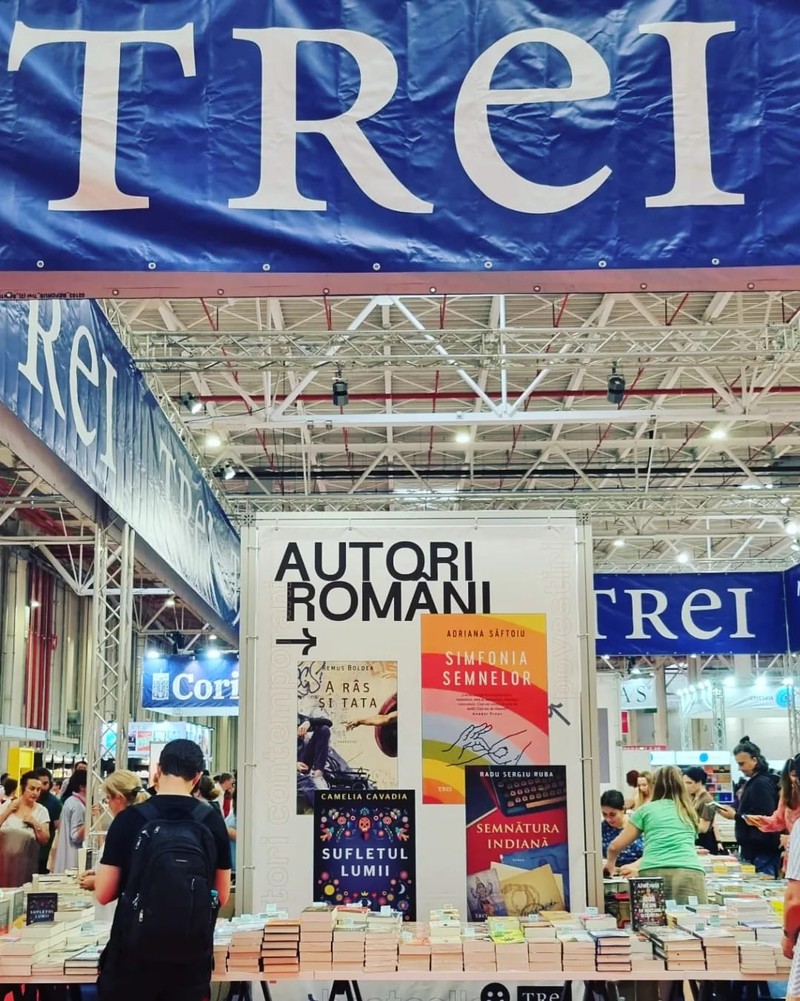 Standul Editurii Trei de la Bookfest 2022