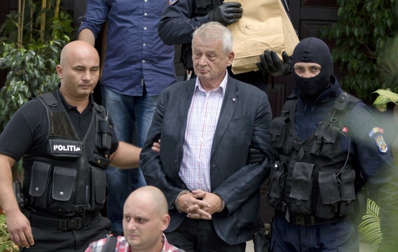Sorin Oprescu a cerut reducerea pedepsei de 10 ani şi 8 luni de închisoare. O decizie a CCR îi poate schimba soarta