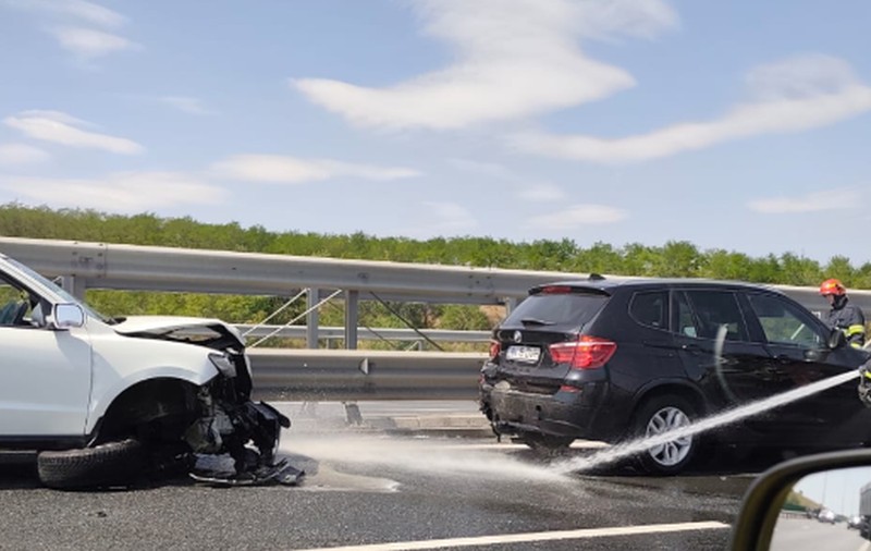 Se circulă greu pe A2 București-Constanța, a fost un accident la kilometrul 121, județul Călărași