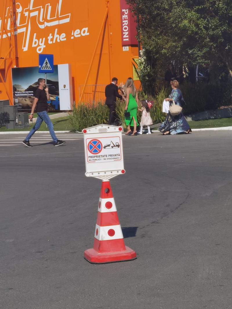 La localul din Mamaia Nord se fac ultimele pregătiri.