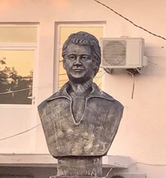 Bustul lui Ion Dolănescu, dezvelit la Perșinari. Localnicii au avut un șoc atunci când au văzut. Statuia seamănă prea puțin cu artistul