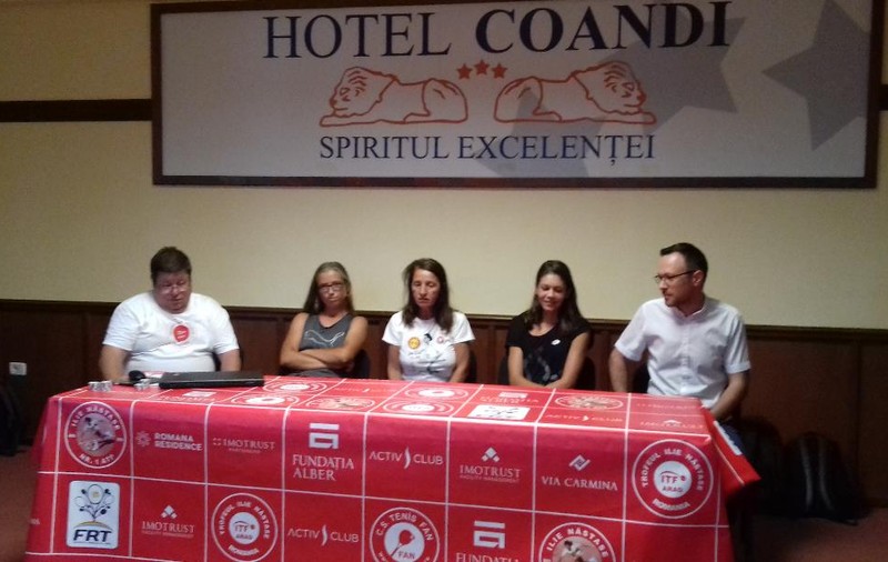 Andreea Mitu, primul zbor cu bebelușul. Participă la turneul Ilie Năstase, de la Arad
