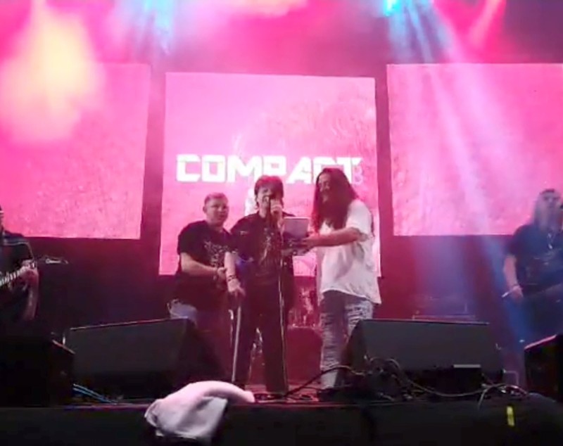 FOTO&VIDEO | La festivalul de la Olteni, Dr. Alban și Snap i-au făcut pe fani să-și rupă hainele de pe ei, Leo Iorga și Compact B i-au emoționat până la lacrimi!