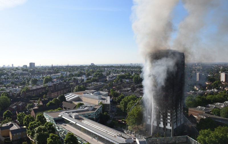Numărul victimelor incendiului din Londra ar putea depăși 100