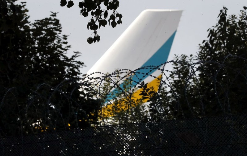 Schimb de prizonieri între Rusia și Ucraina. Avioanele cu deținuți au aterizat la Moscova și Kiev