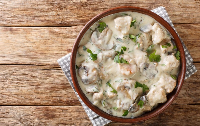 Ciulama de ciuperci cu smântână - trucuri pentru o ciulama delicioasă
