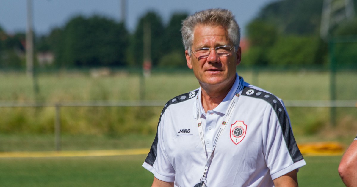 Loți Bölöni, egal la primul meci jucat acasă de Antwerp