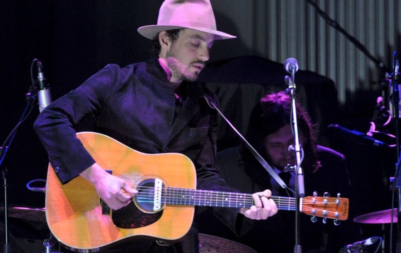 Bob Dylan şi-a anulat două concerte din cauza caniculei