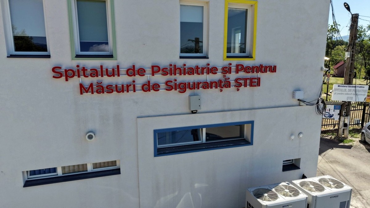 ​Incendiu la Spitalul de Psihiatrie Ștei din Bihor, zeci de persoane evacuate. A fost activat Planul Roșu de intervenție