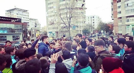 “Colo” la o întâlnire cu fanii săi