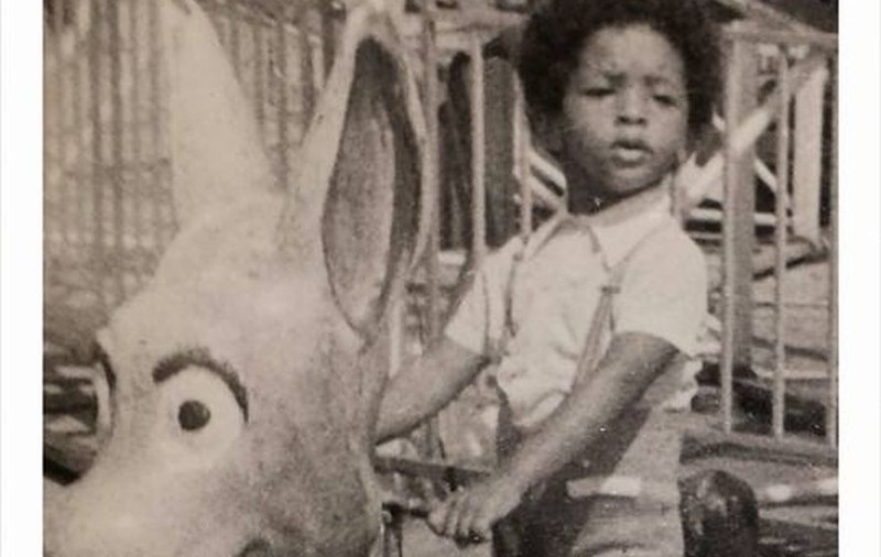 AŞA ARĂTA un ARTIST de la NOI când era MIC! Ghiceşti CINE E PUŞTIUL din IMAGINE?